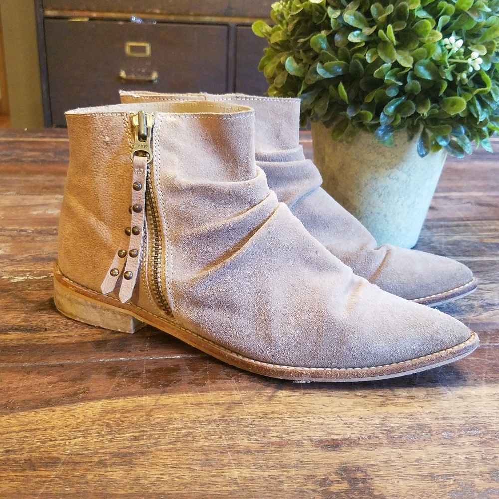 Charles David tan suede booties sz 8